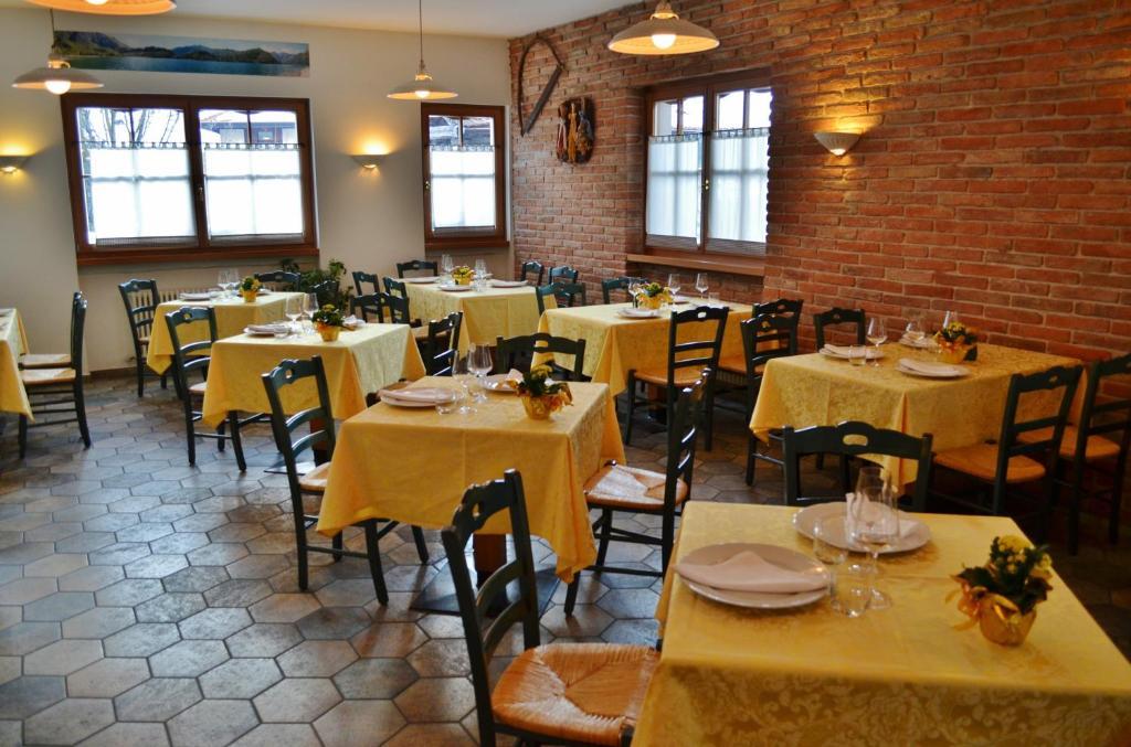 Hotel Locanda Le Tre Oche Молино-ди-Ледро Экстерьер фото